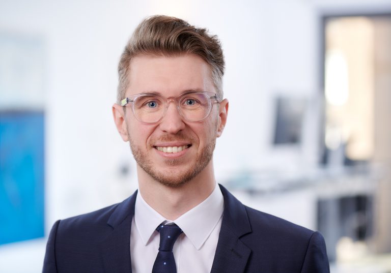 GF42879a Herr Boehler